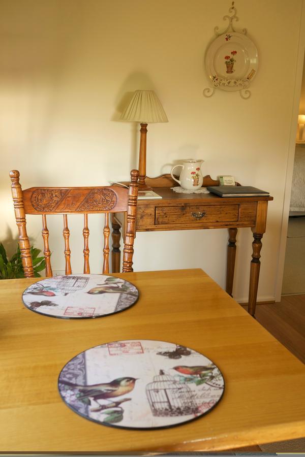Little Lake Cottage Nyora Ngoại thất bức ảnh